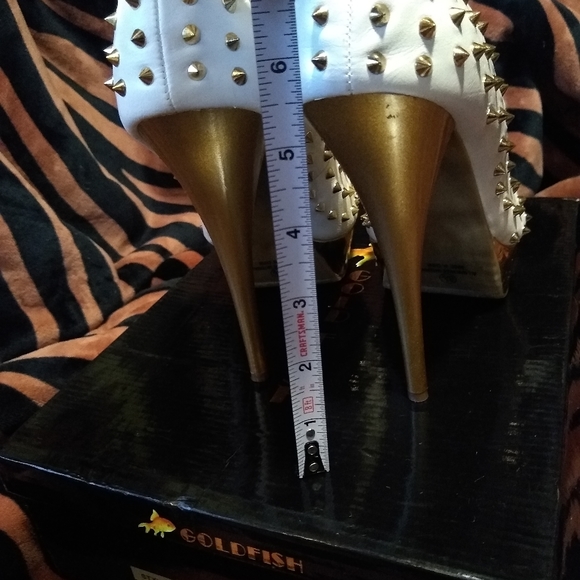 💗 Spikey Platform Stilletos 💗 - Picture 6 of 8